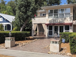 Exterior - Tree Top Charming villa with 2 bedrooms and WiFi, AC in marvelous Clearwater (Clearwater)