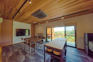 Casa básica, vistas a la montaña | 1 dormitorio, wifi gratis, ropa de cama