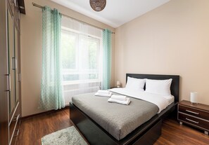 1 habitación, tabla de planchar con plancha, wifi y ropa de cama 