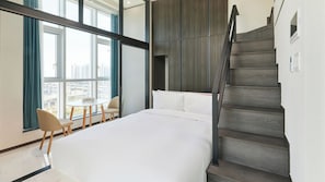 Duplex Deluxe Around Double | Blackout drapes, soundproofing, iron/ironing board, free WiFi