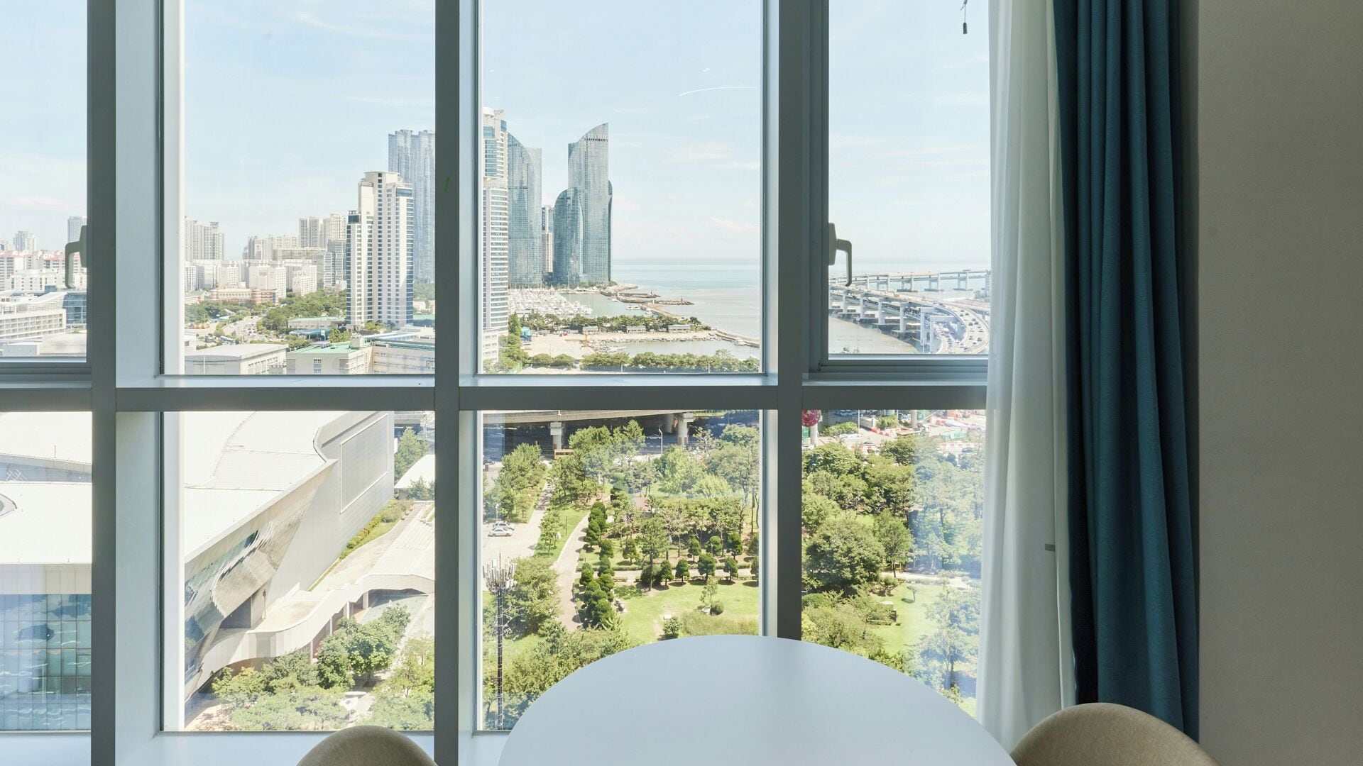 Duplex Premier Ocean Double | Blackout drapes, soundproofing, iron/ironing board, free WiFi