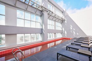 Outdoor pool - Travelodge Suites Busan Centum (Busan)