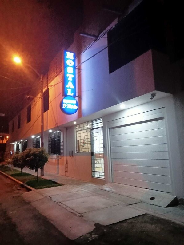 ด้านหน้าที่พัก