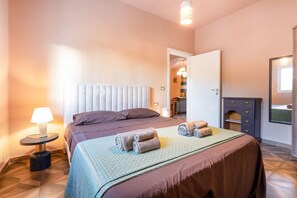 2 chambres, fer et planche Ă repasser, Wi-Fi, draps fournis