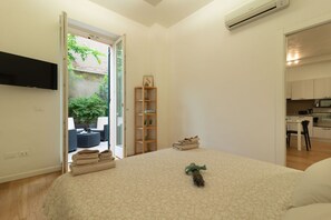 1 bedroom, iron/ironing board, WiFi, bed sheets - GuestHost - Lovely apartment of 56 sqm located on the ground floor (steps to access), can accommodate up to 4 people.The accommodation is located in the Veronetta area, a few steps from the city center of Verona, just 5 minutes walk from the University o (Verona)