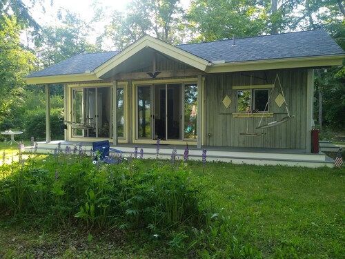 Cabin & Sauna on Lake Monomonac near Mt. Monadnock