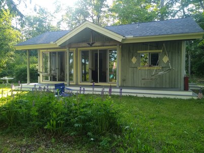 Cabin & Sauna on Lake Monomonac near Mt. Monadnock