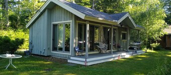 Grey Cabin with Sauna on Lake Monomonac