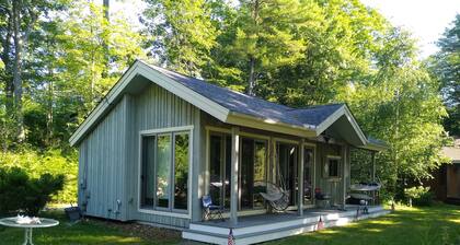 Grey Cabin with Sauna on Lake Monomonac