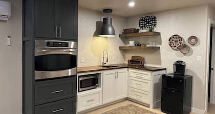 Stylish cabin near Medicine Park