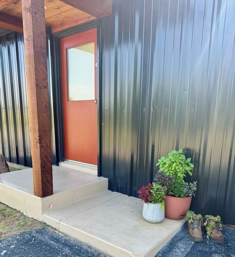 Stylish cabin near Medicine Park 