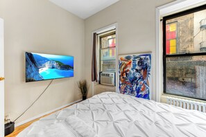 1 bedroom, iron/ironing board, travel crib, WiFi