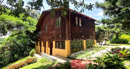 Cozy and Charm chalet with WiFi in Jarabacoa.