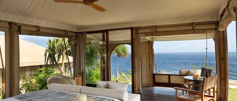 Ocean Front Suite | 1 chambre, coffres-forts dans les chambres, Wi-Fi gratuit