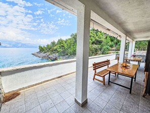 Outdoor dining - Octopus by Interhome (Hvar/Gdinj)