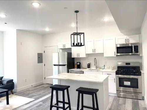 Bright & Cozy 1-Bedroom Apt – Sleeps 3