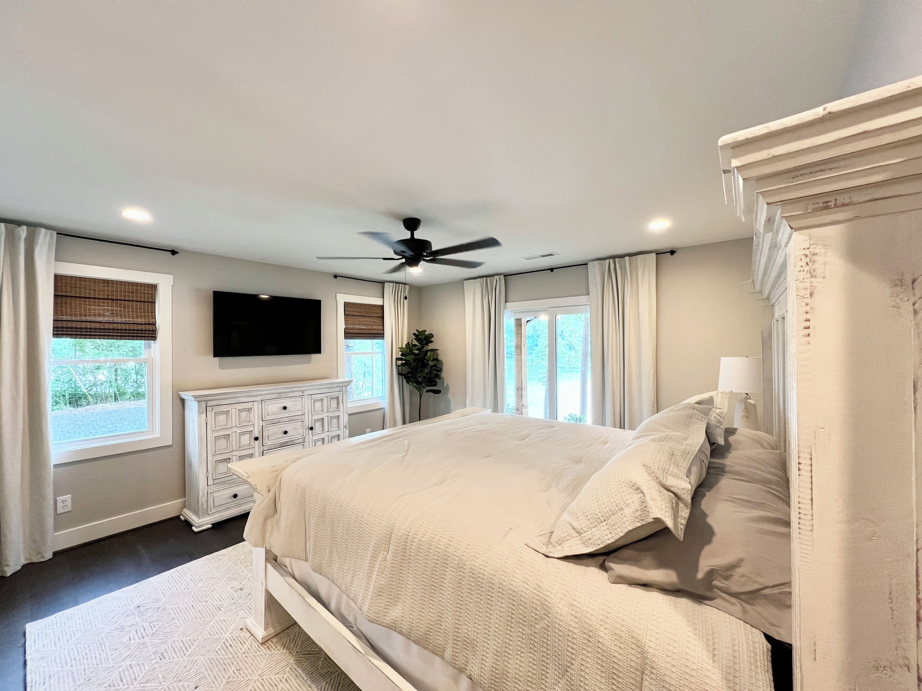 4 bedrooms, in-room safe, iron/ironing board, travel cot