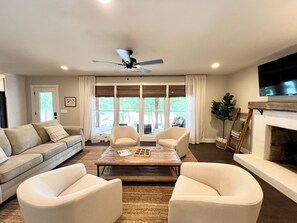 TV connectée, table de tennis de table