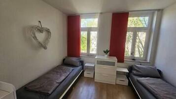 2 bedrooms, WiFi, bed sheets