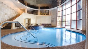 Piscina interna, piscina externa