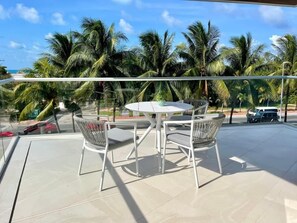 تناول الطعام بالخارج