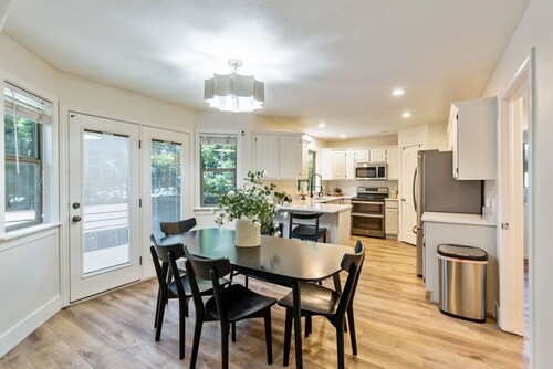 Peakview Paradise | Backyard | Free Massage*