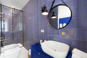 Shower, hair dryer, towels - Casa Mama (Sorrento)