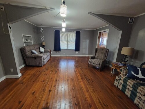 Charming 3-bedroom house in tranquil Oraville minutes from  Kinkaid Lake.  