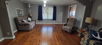 Charming 3-bedroom house in tranquil Oraville minutes from  Kinkaid Lake.  