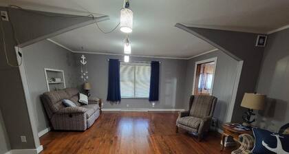 Charming 3-bedroom house in tranquil Oraville minutes from Kinkaid Lake.