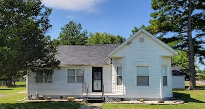 Charming 3-bedroom house in tranquil Oraville minutes from Kinkaid Lake.