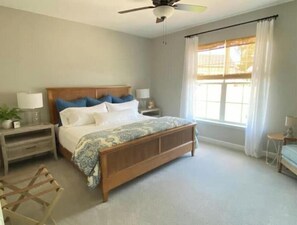 3 室のベッドルーム、デスク、アイロン / アイロン台、WiFi (無料)