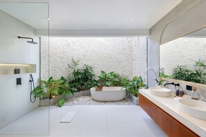 Luxury Villa | Bathroom - The River Villa by BREIG (Munggu)