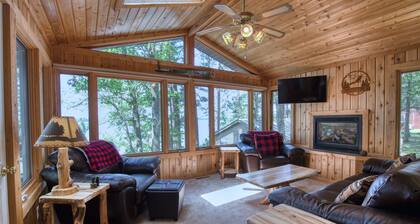 Grindstone Lake-Hayward 4-bedroom lakefront cabin. Wi-Fi, AC and superb fishing!