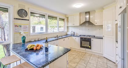 StayAU Cozy Family Comfort 5BRM Glen