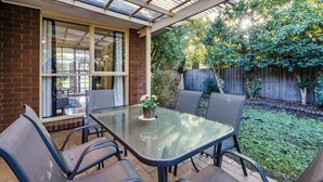 Unclassified image, 2 of 50, button - StayAU Cozy Family Comfort 5BRM Glen (Glen Waverley)