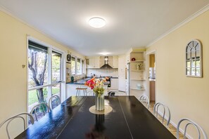 Family House, 5 Bedrooms | Private kitchen - StayAU Cozy Family Comfort 5BRM Glen (Glen Waverley)
