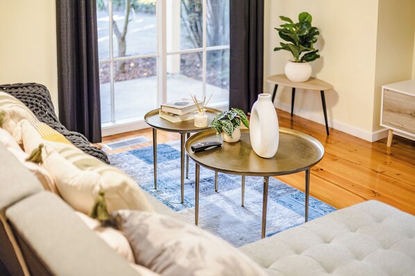 Family House, 5 Bedrooms | Living area - StayAU Cozy Family Comfort 5BRM Glen (Glen Waverley)