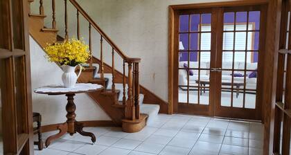 RNC EXECUTIVE 3 1/2 ACRE WOODED PRIVATE SINGLE FAMILY 30 MINS TO DOWNTOWN MKE