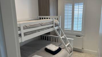 2 bedrooms, iron/ironing board, WiFi, bed sheets