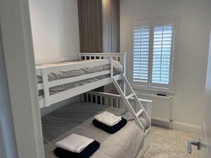 2 bedrooms, iron/ironing board, WiFi, bed sheets