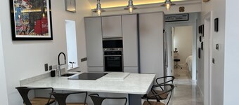 Cottage-Sleeps 5-Parking-Near Beach-Fireplace