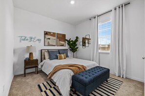 3 bedrooms, desk, iron/ironing board, travel crib
