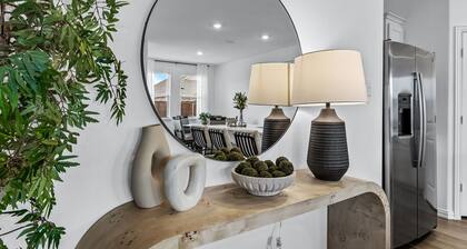 Luxe Living - 3-bedroom house in Little Elm with AC, WiFi, and Games