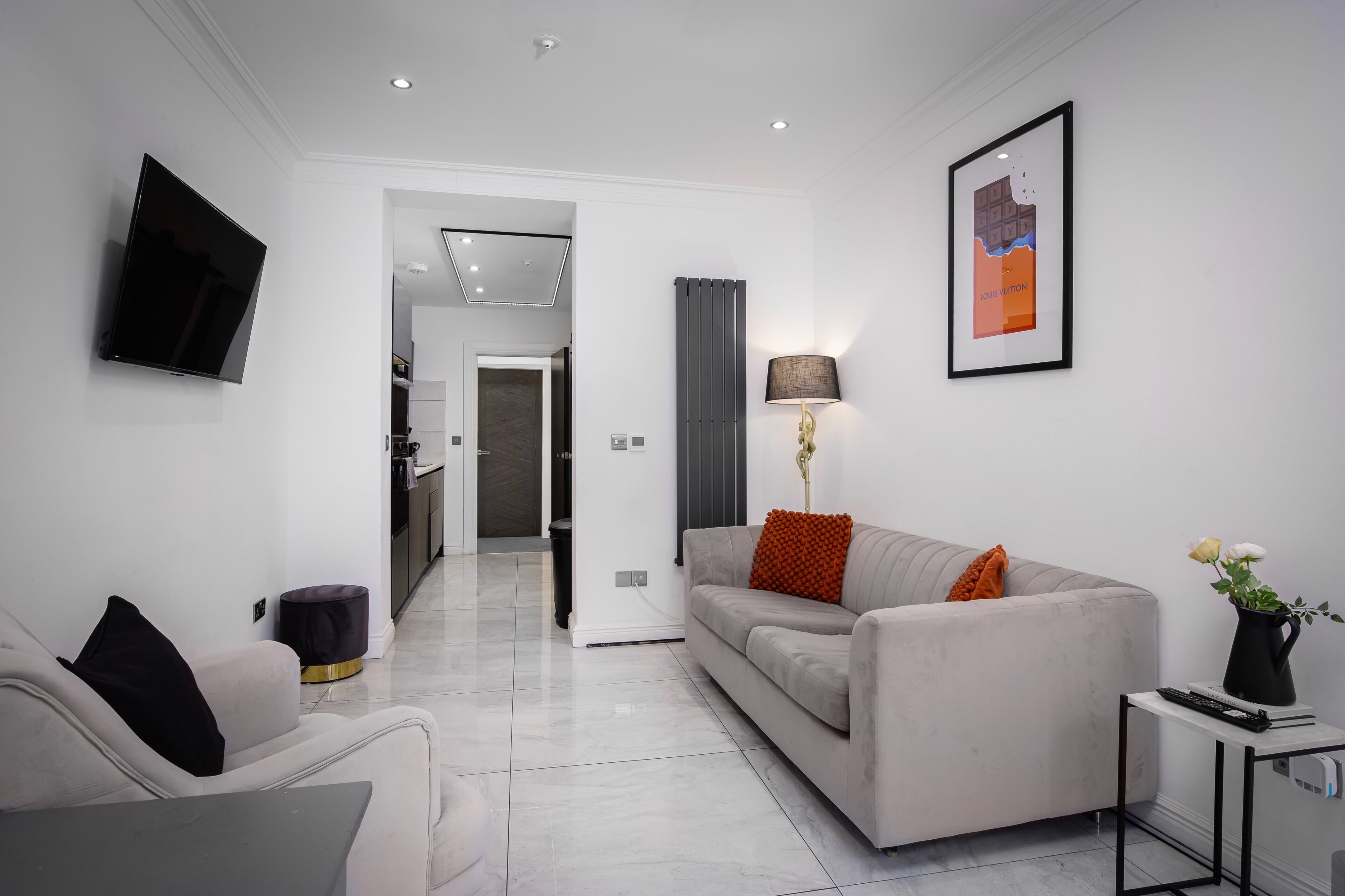 Télévision, cheminée