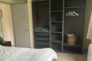 2 sovrum, strykjärn/strykbräda, wi-fi och sängkläder