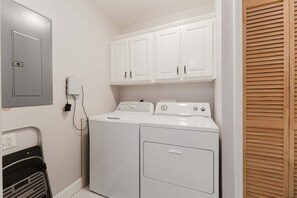 Interior - NEW! Heated Pool, only 1.5 mi. to Beach! Sleeps 10 (Saint Simons Island)