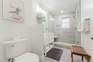 Douche, sèche-cheveux