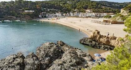 Cozy Apartment 300 M. from Sa Riera Beach, Begur