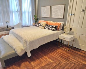 6 habitaciones, escritorio, tabla de planchar con plancha y wifi gratis 